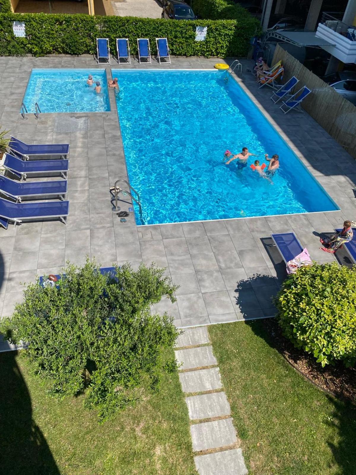 Residenza Viel Apartman Bibione Kültér fotó